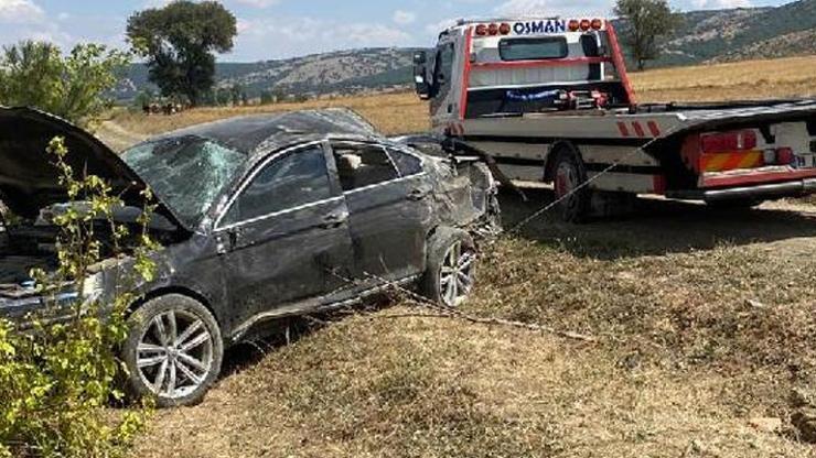 Lastiği patlatan otomobil takla attı 4 koruma polisi yaralandı