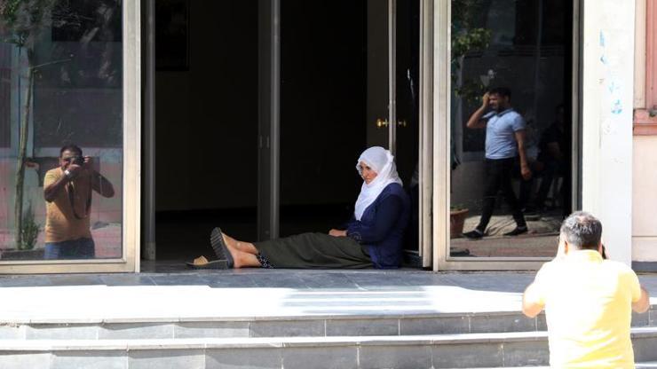 Son dakika... Oğlunu terör örgütünden kurtaran Hacire Akar, torun sevinicini yaşıyor