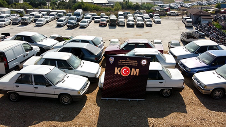 Otomobilleri change yöntemiyle satacaklardı Dolandırıcılar yakalandı