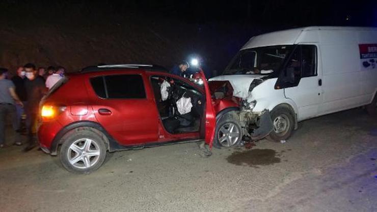 Sürücüsünün kalp krizi geçirdiği cip, minibüsle çarpıştı