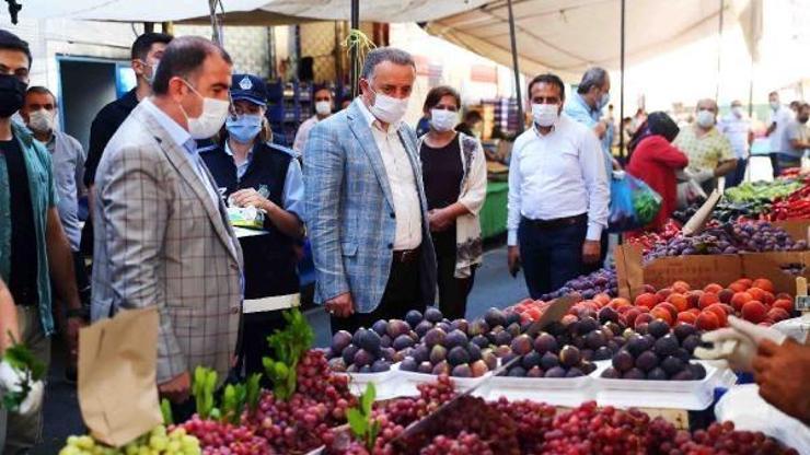 Pazarcı esnafına maske ve eldiven uyarısı