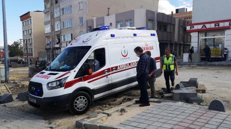 Son dakika.. Ambulansın yaralıya ulaşması için kepçeyle yol açıldı
