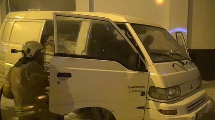 Park halindeki araçta yangın Hemen müdahale edildi