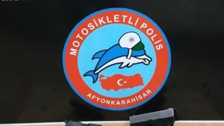 Afyonkarahisarda aranan 2 kişi yakalandı