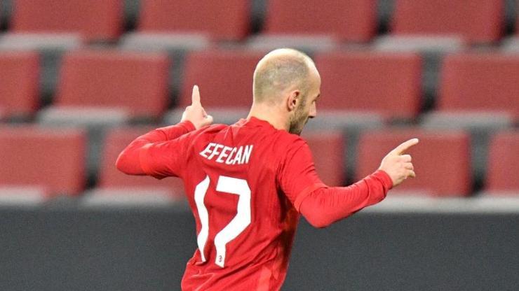 Efecan Karaca kadrodan çıkartıldı