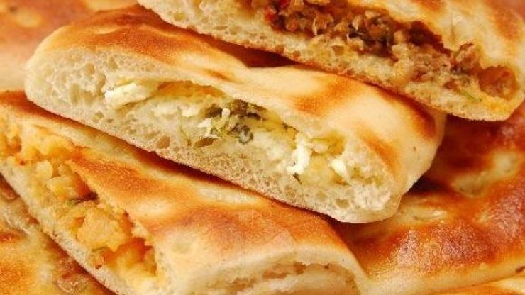 Patatesli kır pidesi tarifi Lezzetli kır pidesi Kır pidesi nasıl yapılır