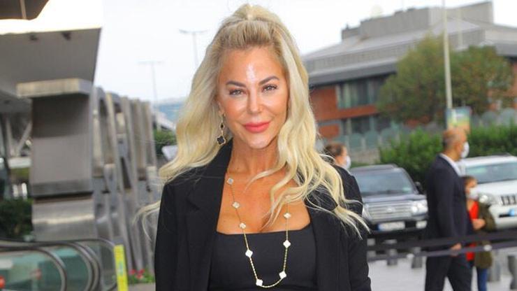 Burcu Şendirin siyah şıklığı