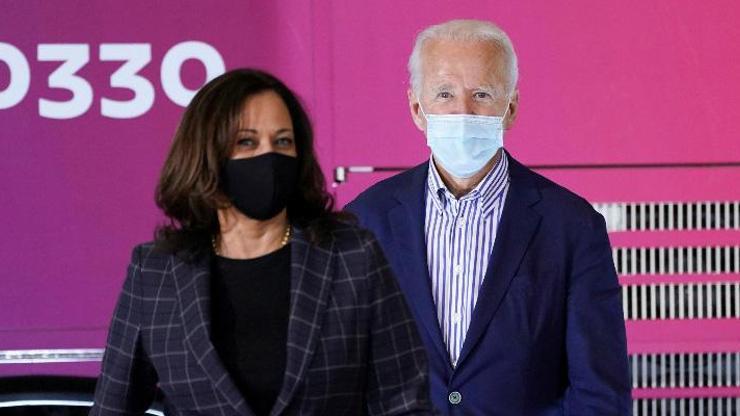 Kamala Harris, ekibinde 2 kişide Kovid-19 çıkmasının ardından seyahatlerini erteledi