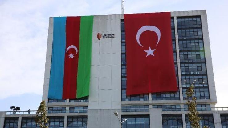 Belediyeden Azerbaycan’a bayraklı destek