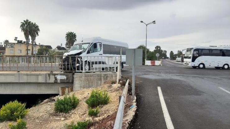 Minibüsle otomobil çarpıştı: 1 yaralı