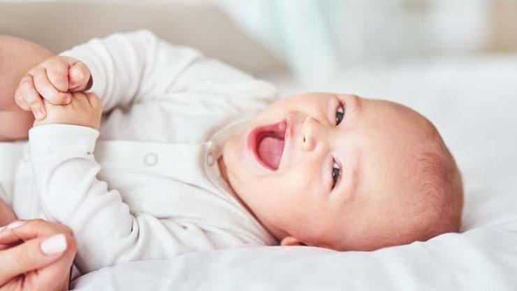 8 Aylık Bebek Gelişimi: 8 Aylık Bebek Kilosu Kaç Olmalı Beslenmesi Nasıl Olmalı
