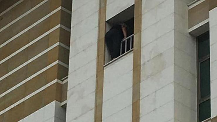 Son dakika... Adliye binasında intihar girişimi