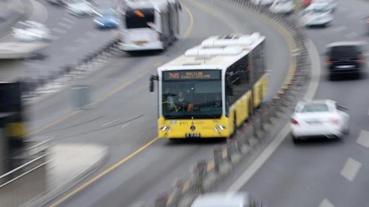 Metrobüste çıkan yangın nedeniyle seferler aksadı