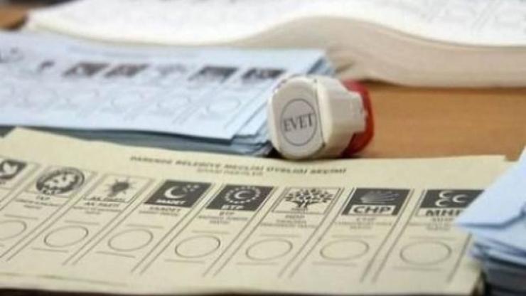 2 kez oy kullanmak isterken yakalandı