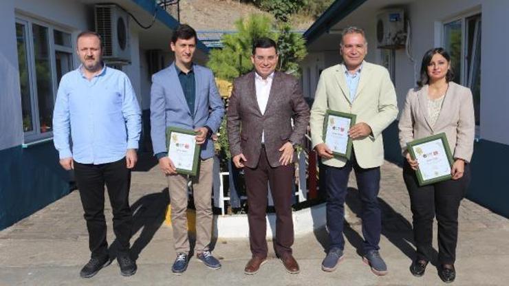 Tütüncü, başarılı personelini ödüllendirdi