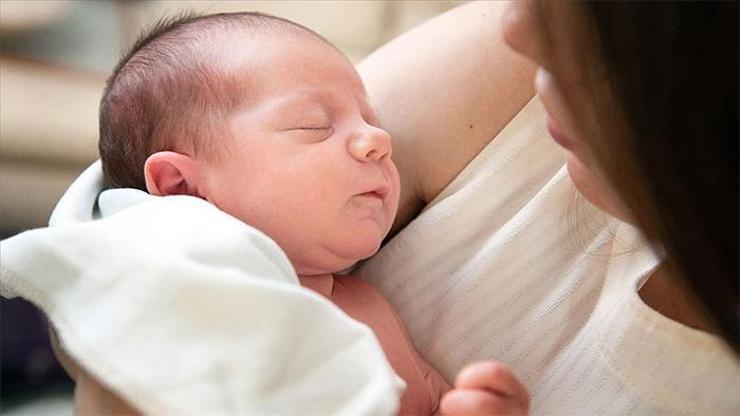 Uzman isim açıkladı: Anne sütü, bebeği pandemiden koruyor