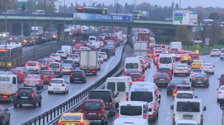 Kısıtlama öncesi İstanbulda trafik yoğunluğu