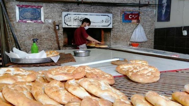 Erzin esnafı kısıtlamada da işinin başında