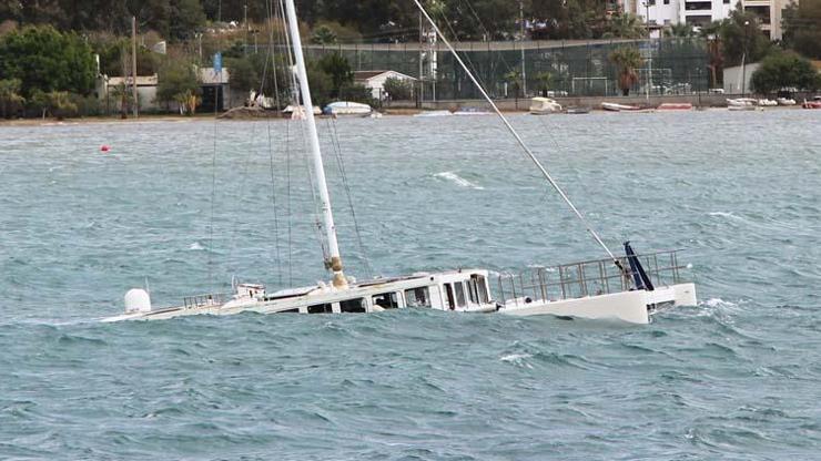 Bodrum’u fırtına vurdu Milyonluk tekne battı