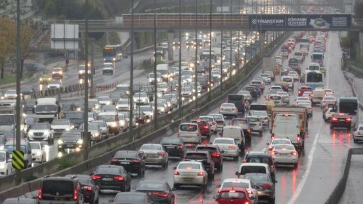 İstanbul trafiğinde yağmur yoğunluğu