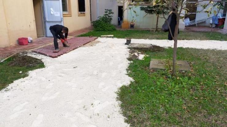 Kemer Devlet Hastanesinin çevresi düzenlendi