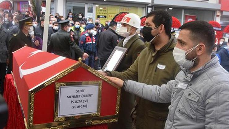 İzmir şehidini son yolculuğuna uğurladı