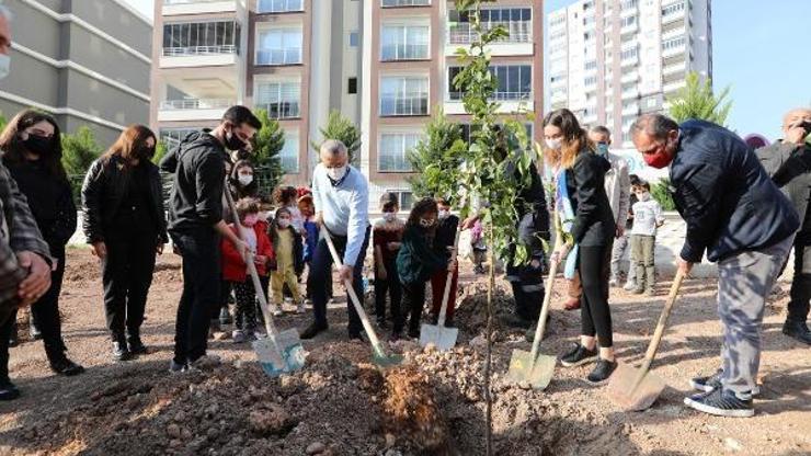 Mezitli’de turunç koruluğu açıldı
