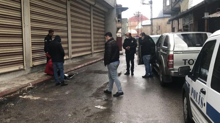 Adanada bıçaklı kavga: 3 yaralı