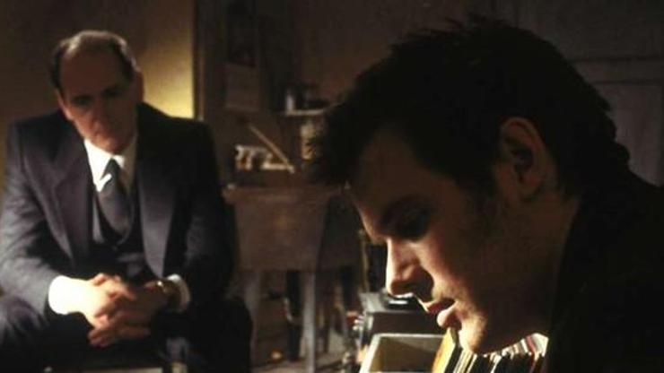 Six Feet Under Dizisinin Konusu Nedir Oyuncuları Ve İsimleri Neler Six Feet Under Dizisi Kaç Sezon Kaç Bölüm