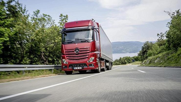 Mercedes kamyon grubunu yeniliyor