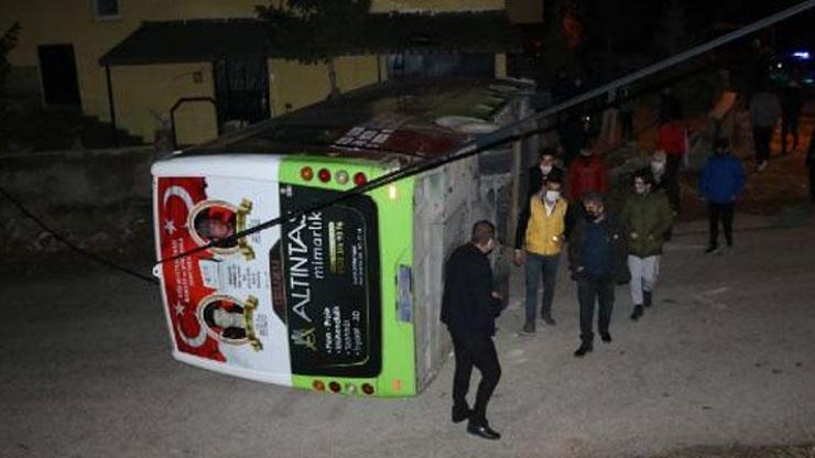 Halk otobüsü ile minibüs çarpıştı: 2 yaralı