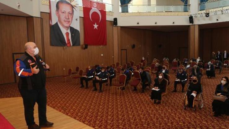 Yüreğir Belediyesi personeline Afet Bilinci Eğitimi