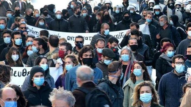 Komşuda sokaklar yine karıştı Maskeye hayır