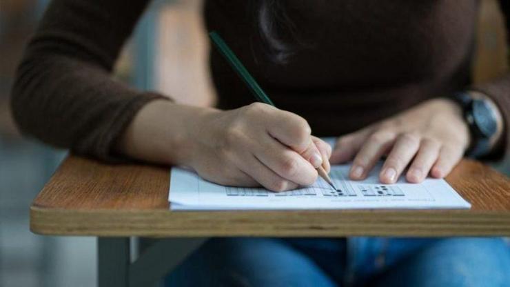 Ertelenen ALES sınavI yarın saat kaçta başlayacak, kaçta bitecek Refakatçiler sokağa çıkma yasağından muaf mı