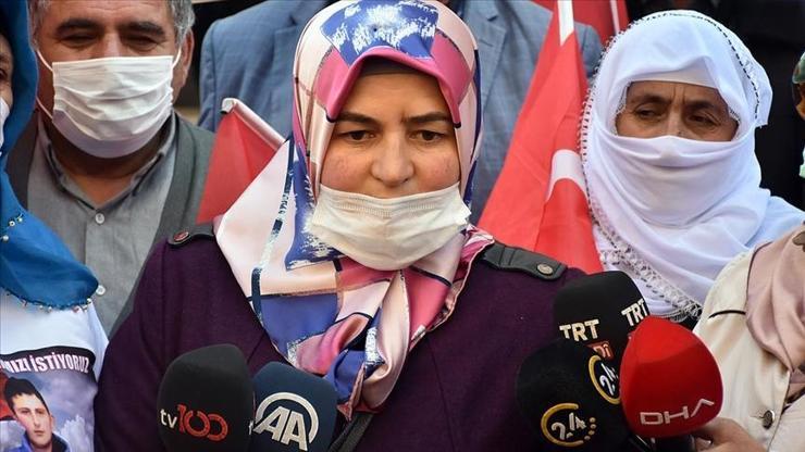 Diyarbakırdaki evlat nöbetine bir aile daha katıldı