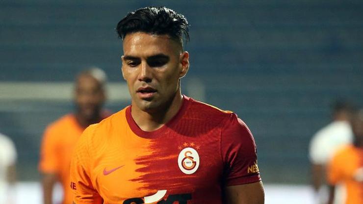 Son dakika... Falcaonun annesinden transfer açıklaması