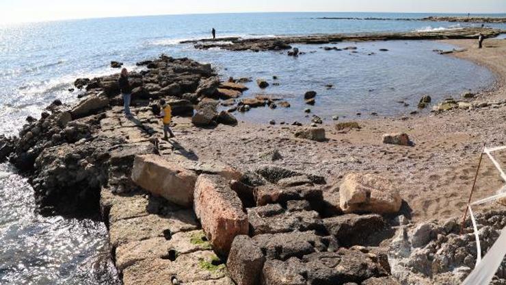 Deniz çekildi antik liman ortaya çıktı
