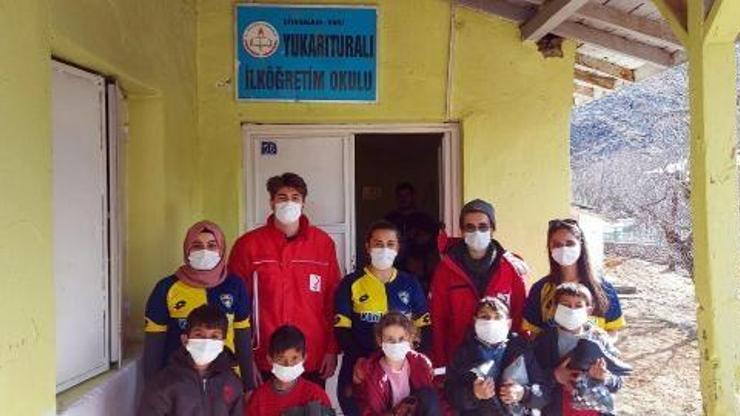 İzmirden Diyarbakıra gönül köprüsü