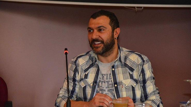 Bay J kimdir, gerçek adı nedir Bay J Kerem Bürsin’e ne dedi Kerem Bürsin ödül töreninde yaşananlar
