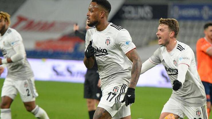 Cyle Larin: Çarpmasa da gol olurdu