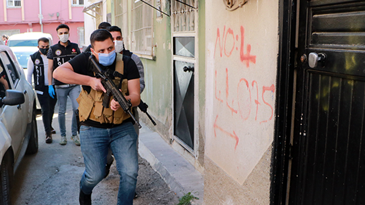 Eş zamanlı operasyon Zehir tacirlerine darbe