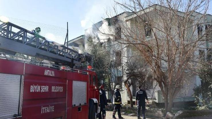 Metruk binada çıkan yangın, büyümeden söndürüldü