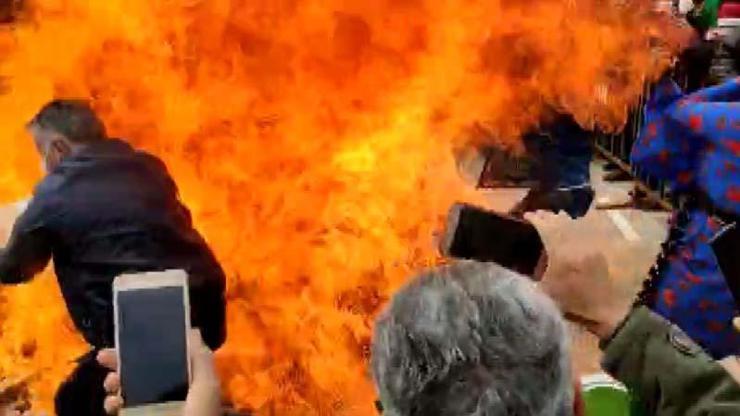 Vanda nevruz tedbirlerle kutlandı; ateş yakarken yanma tehlikesi geçirdiler