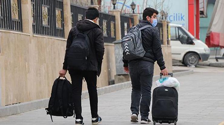 Van Valisi: Kırmızı bölgelerden gelen öğretmenler nedeniyle vakalarımızda artış oldu