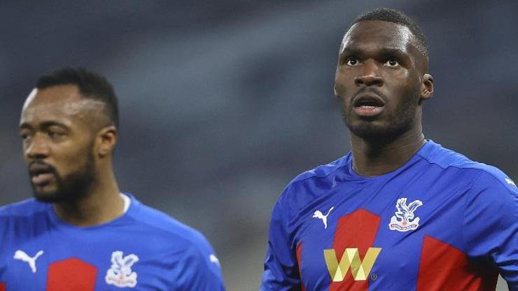 Son dakika... Galatasarayda hedef Benteke