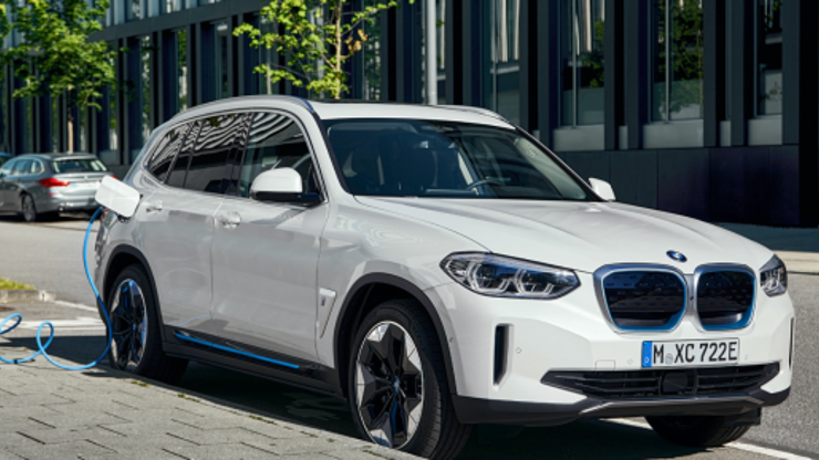 Elektrikli BMW iX3 950 bin TLden yola çıkıyor