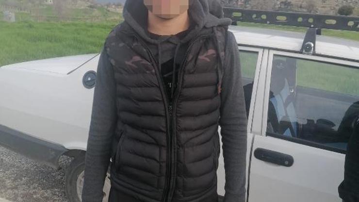 Hırsızlık şüphelileri jandarmadan kaçamadı