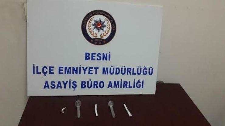 Besnide uyuşturucuya 3 gözaltı