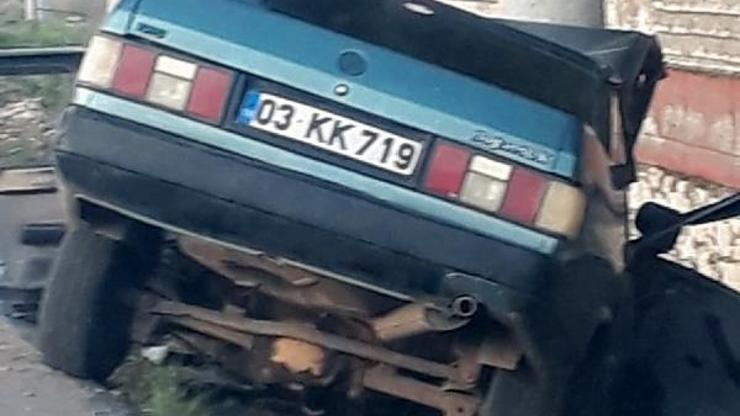 Otomobil elektrik direğine çarptı: 1 yaralı