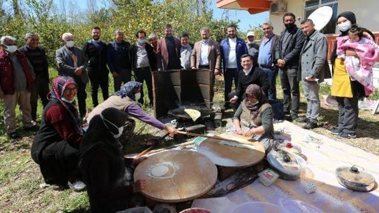 Başkan Tütüncü, Ünsal sakinleriyle gözleme pişirdi